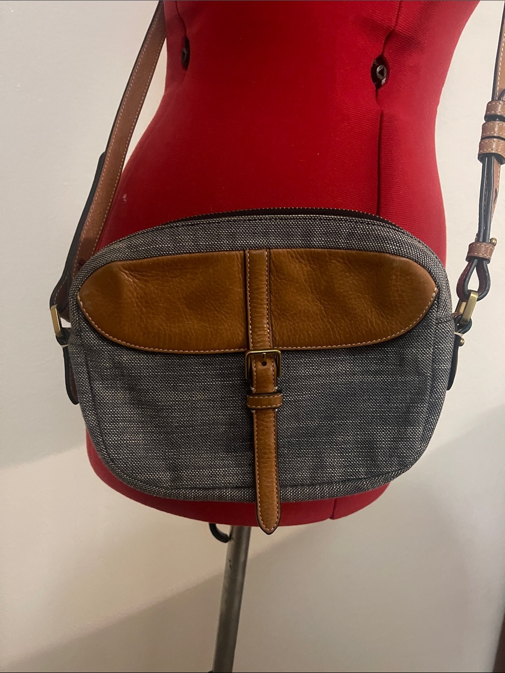 Fossil Black Interior with Brown Leather Logo Patch